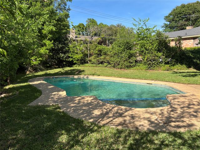 1827 Rhinevalley Drive, Arlington, TX 76012