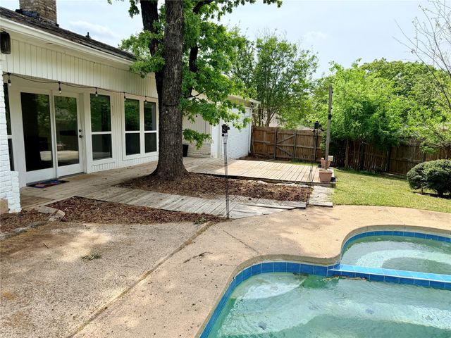 1827 Rhinevalley Drive, Arlington, TX 76012