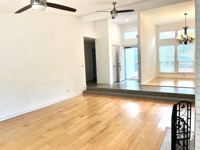 1827 Rhinevalley Drive, Arlington, TX 76012