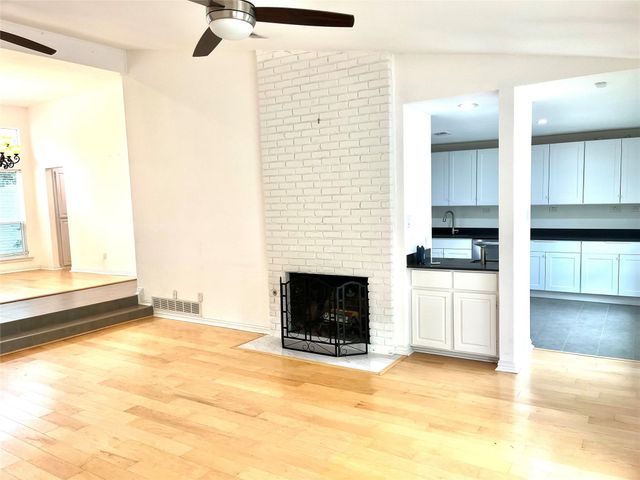 1827 Rhinevalley Drive, Arlington, TX 76012