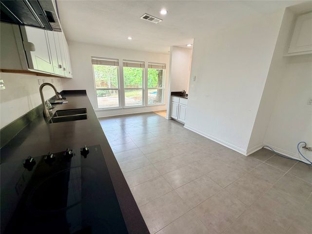 1827 Rhinevalley Drive, Arlington, TX 76012