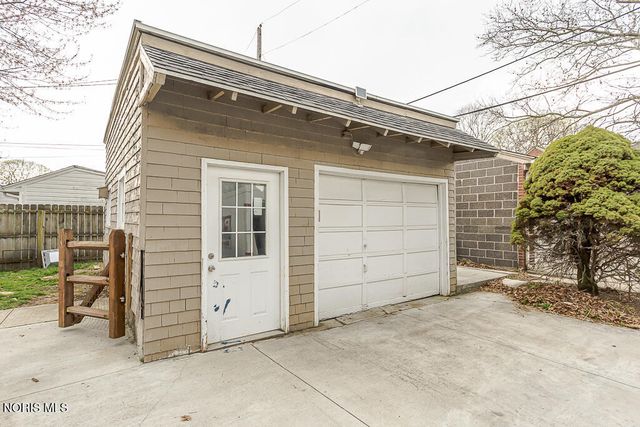 3402 Beverly Drive, Toledo, OH 43614