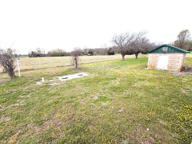 22987 N Post Oak Lane, Walnut Hill, IL 62893