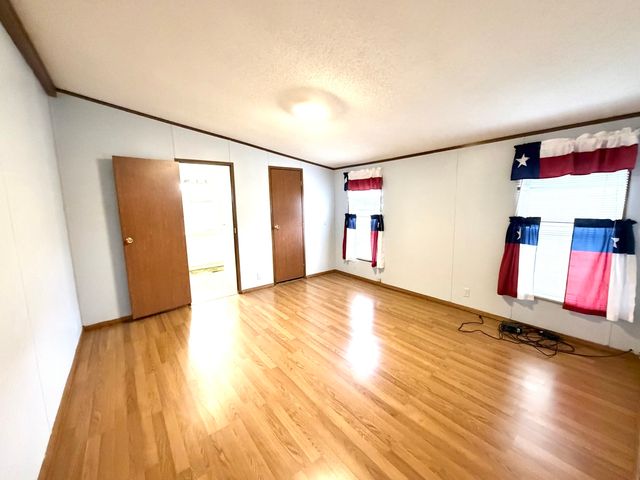 22987 N Post Oak Lane, Walnut Hill, IL 62893