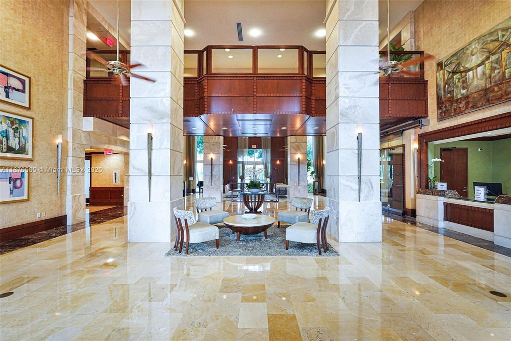 19501 W Country Club Dr 207, Aventura, FL 33180