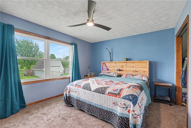 1304 Grande Avenue, Center Point, IA 52213