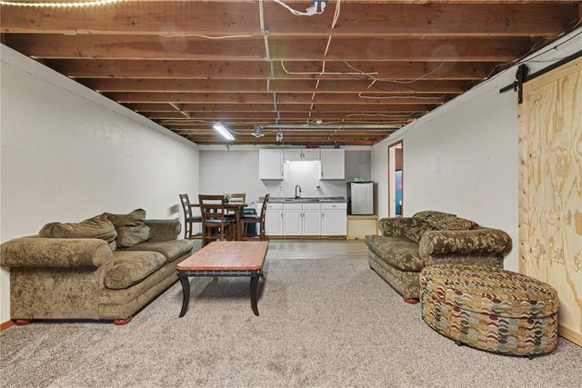 1304 Grande Avenue, Center Point, IA 52213