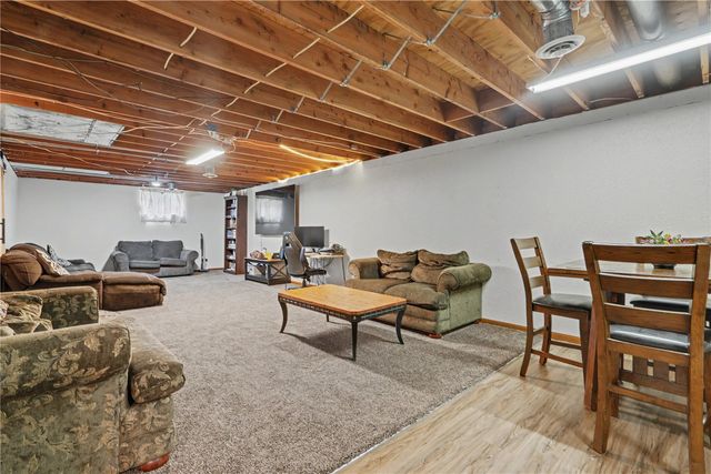 1304 Grande Avenue, Center Point, IA 52213