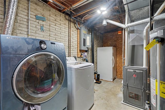 1304 Grande Avenue, Center Point, IA 52213