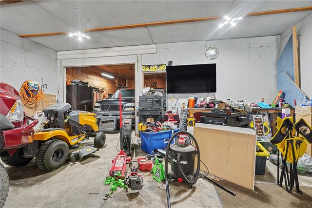 1304 Grande Avenue, Center Point, IA 52213