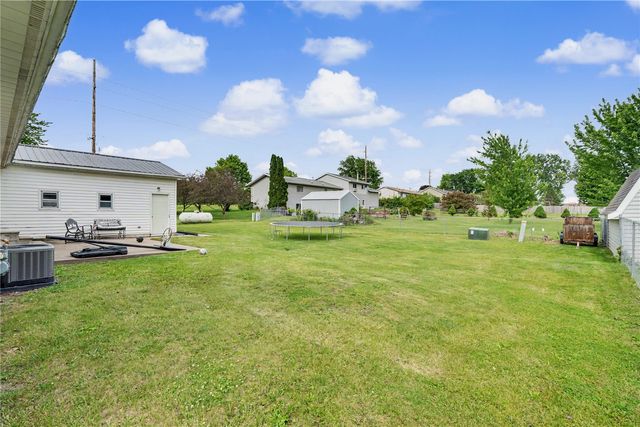 1304 Grande Avenue, Center Point, IA 52213