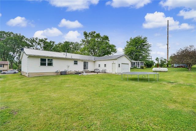 1304 Grande Avenue, Center Point, IA 52213