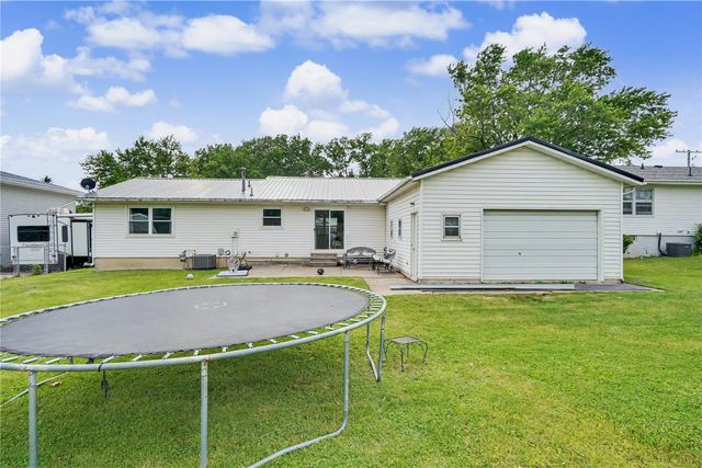 1304 Grande Avenue, Center Point, IA 52213