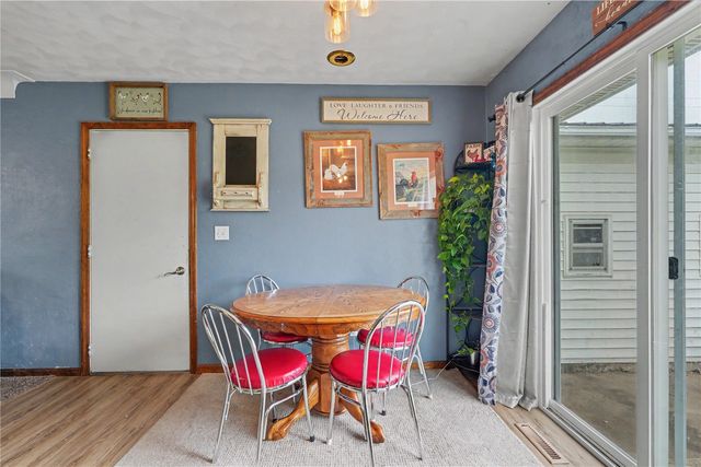 1304 Grande Avenue, Center Point, IA 52213