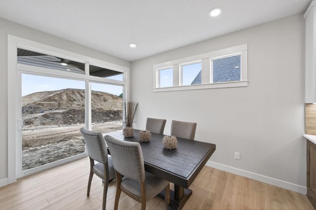 1219 Honeysuckle Lane, Cambridge, MN 55008