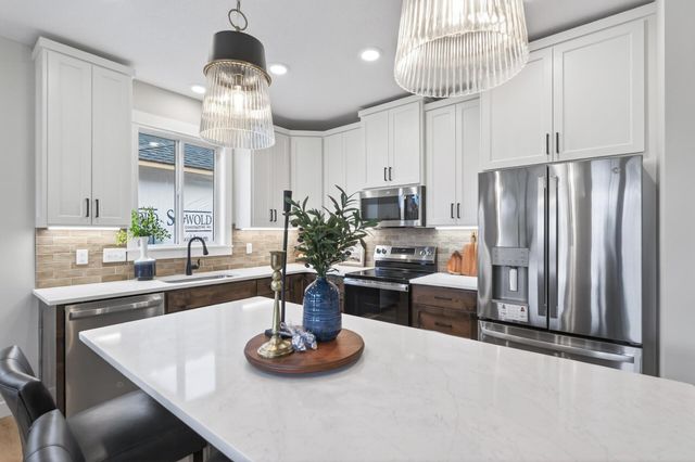 1219 Honeysuckle Lane, Cambridge, MN 55008