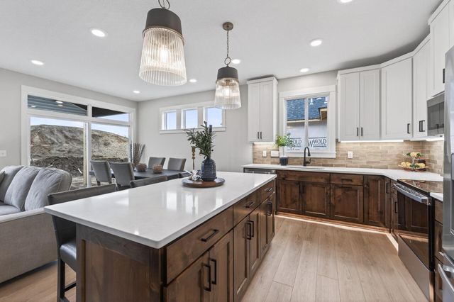 1219 Honeysuckle Lane, Cambridge, MN 55008