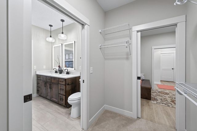 1219 Honeysuckle Lane, Cambridge, MN 55008