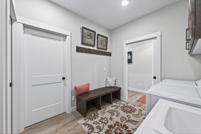 1219 Honeysuckle Lane, Cambridge, MN 55008