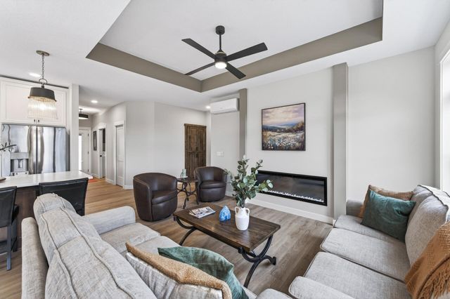 1219 Honeysuckle Lane, Cambridge, MN 55008