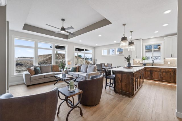 1219 Honeysuckle Lane, Cambridge, MN 55008