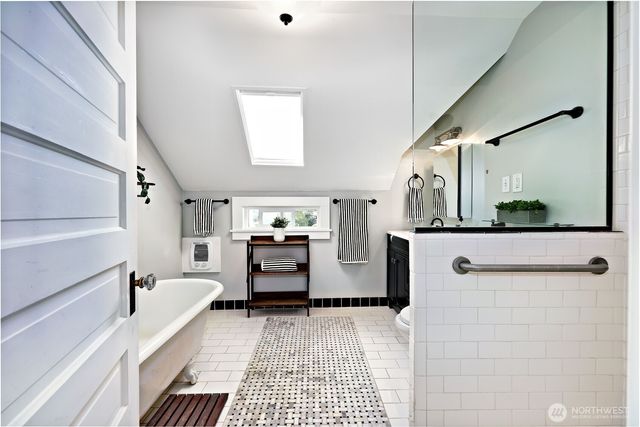 1438 NE Odin Street, Poulsbo, WA 98370