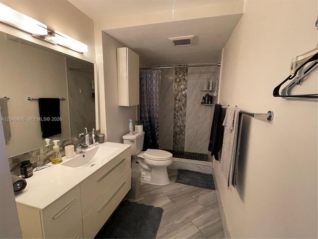 610 Tennis Club Drive 104, Fort Lauderdale, FL 33311