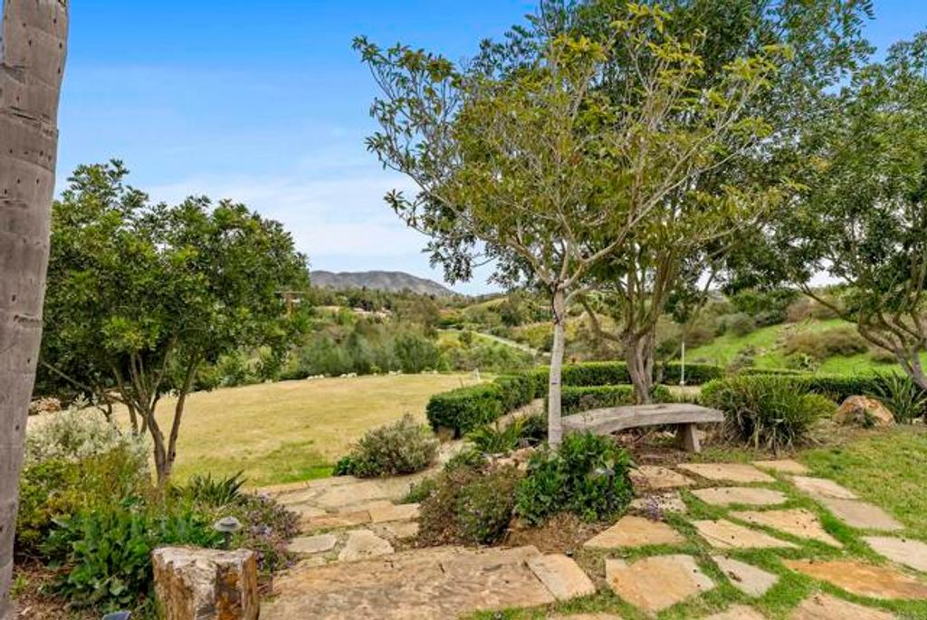 7098 Via Monalex, Rancho Santa Fe, CA 92067