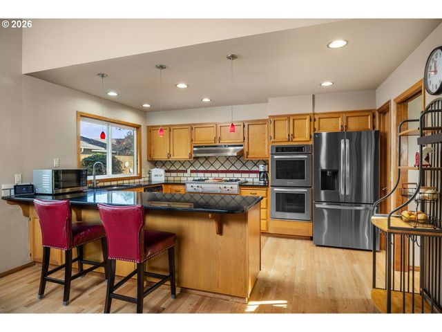 16443 Ne TILLAMOOK St, Portland, OR 97230