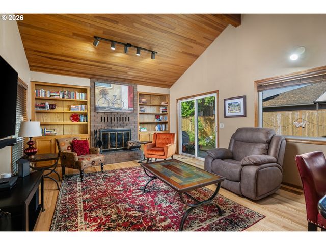 16443 Ne TILLAMOOK St, Portland, OR 97230