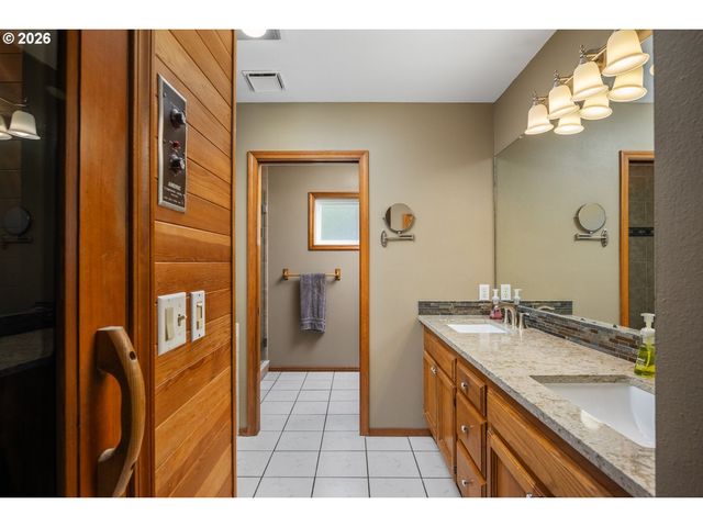 16443 Ne TILLAMOOK St, Portland, OR 97230