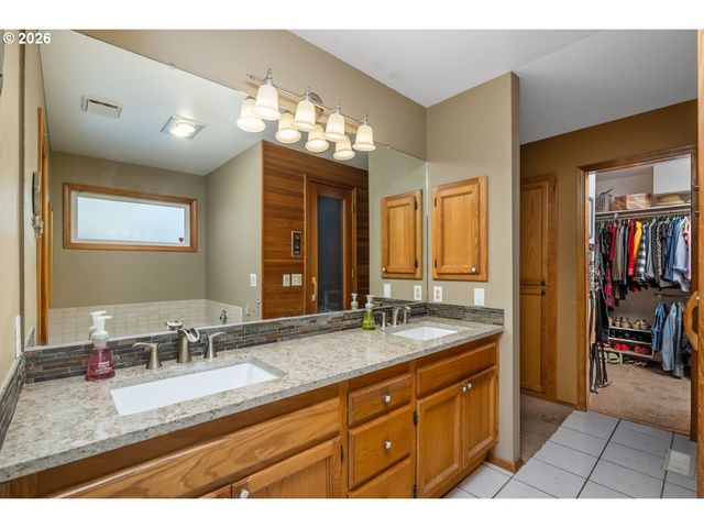 16443 Ne TILLAMOOK St, Portland, OR 97230