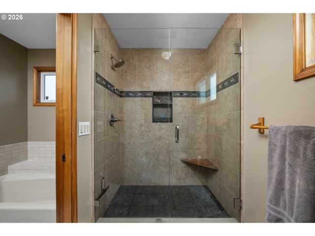 16443 Ne TILLAMOOK St, Portland, OR 97230