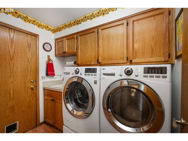 16443 Ne TILLAMOOK St, Portland, OR 97230