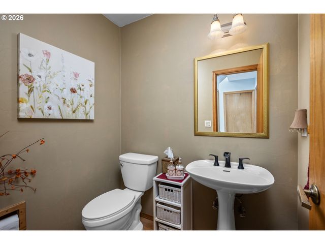 16443 Ne TILLAMOOK St, Portland, OR 97230