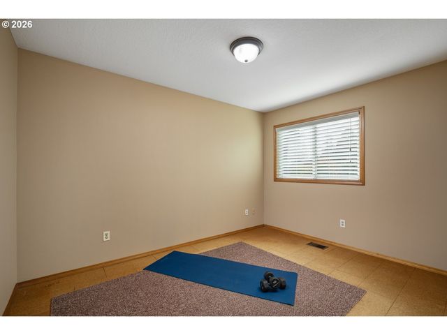 16443 Ne TILLAMOOK St, Portland, OR 97230