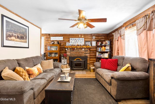 59 Higgins Road, North Greenbush, NY 12198