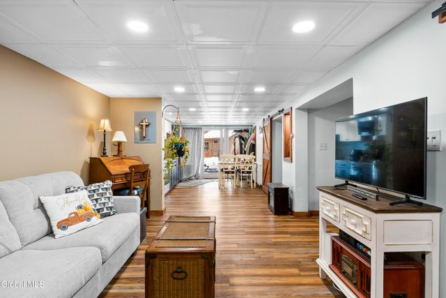 59 Higgins Road, North Greenbush, NY 12198