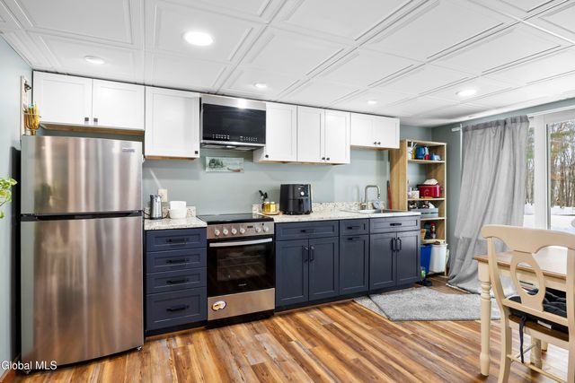 59 Higgins Road, North Greenbush, NY 12198