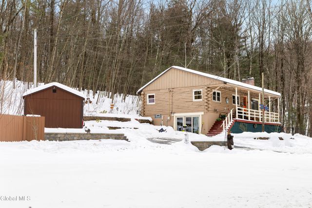 59 Higgins Road, North Greenbush, NY 12198