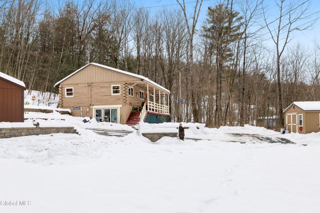 59 Higgins Road, North Greenbush, NY 12198