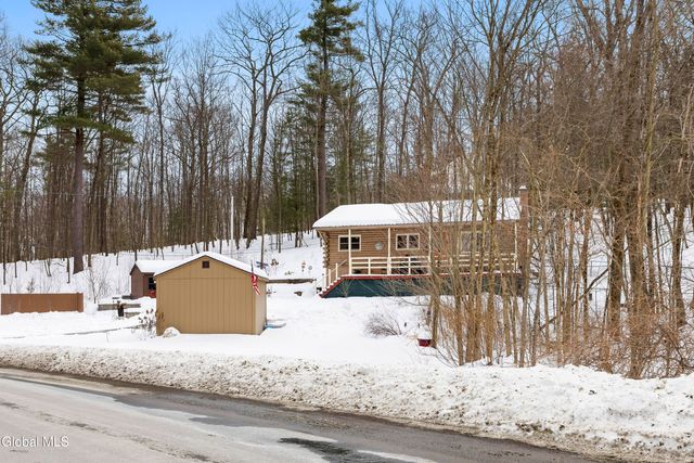 59 Higgins Road, North Greenbush, NY 12198