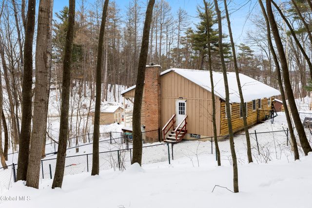 59 Higgins Road, North Greenbush, NY 12198