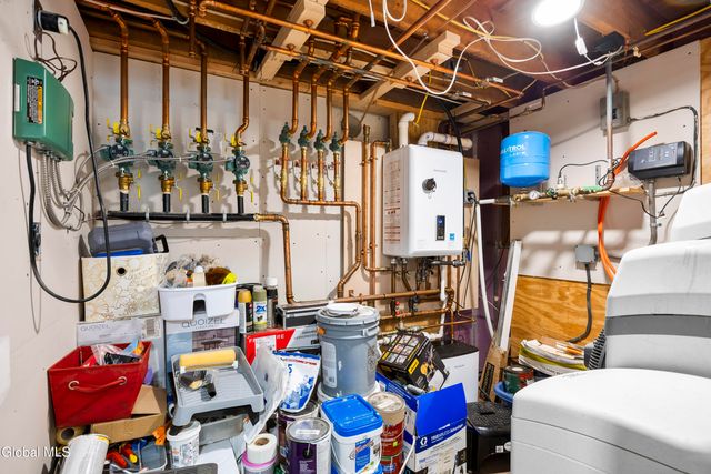 59 Higgins Road, North Greenbush, NY 12198