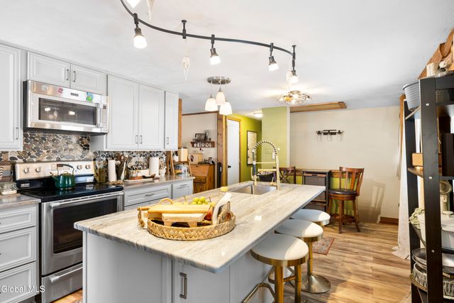 59 Higgins Road, North Greenbush, NY 12198