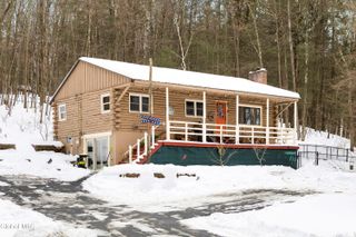 59 Higgins Road, North Greenbush, NY 12198