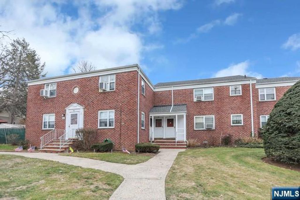 346 Esplanade 60, Hackensack, NJ 07601