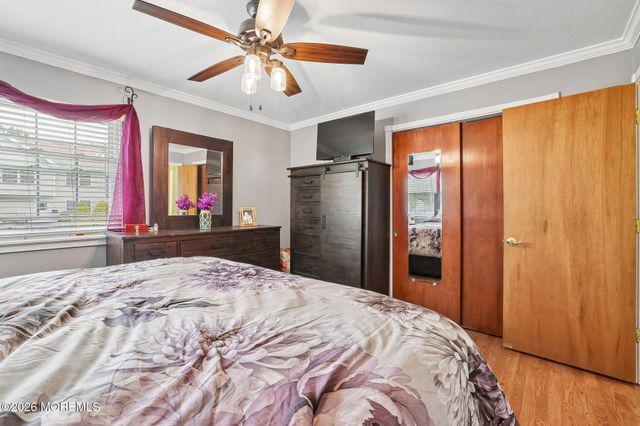 8 Parkway Place, Parlin, NJ 08859