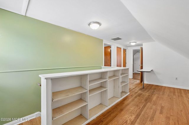 8 Parkway Place, Parlin, NJ 08859