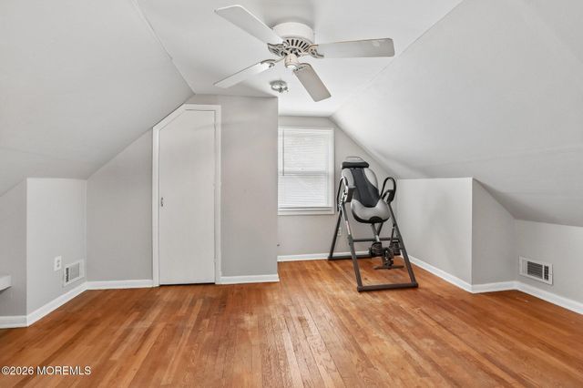8 Parkway Place, Parlin, NJ 08859